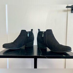Blondo Black Nubuck Waterproof Booties, size 7.5M